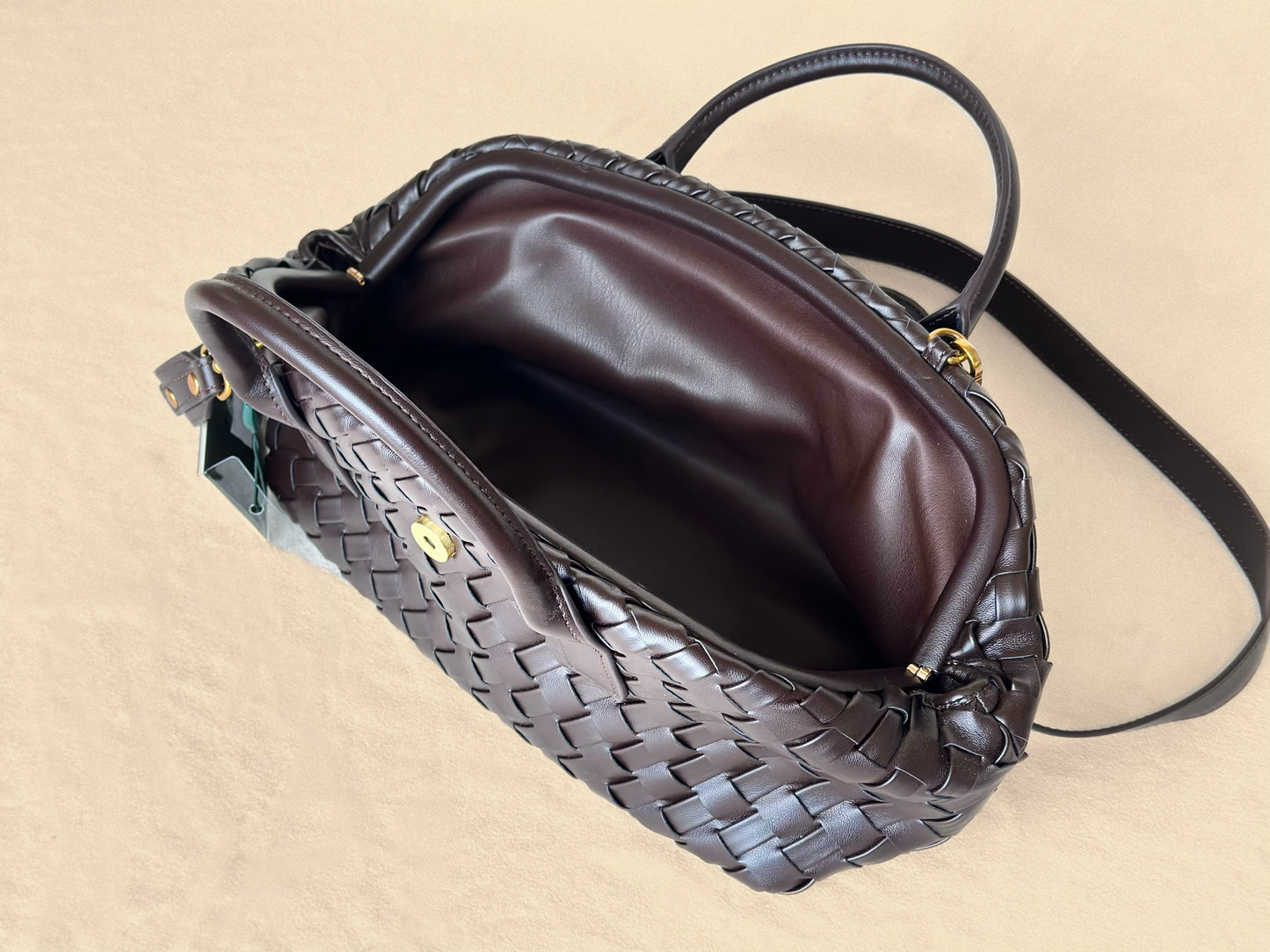 Dark Brown
Hand-Woven Leather
Shoulder Bag