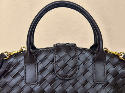 Dark Brown
Hand-Woven Leather
Shoulder Bag