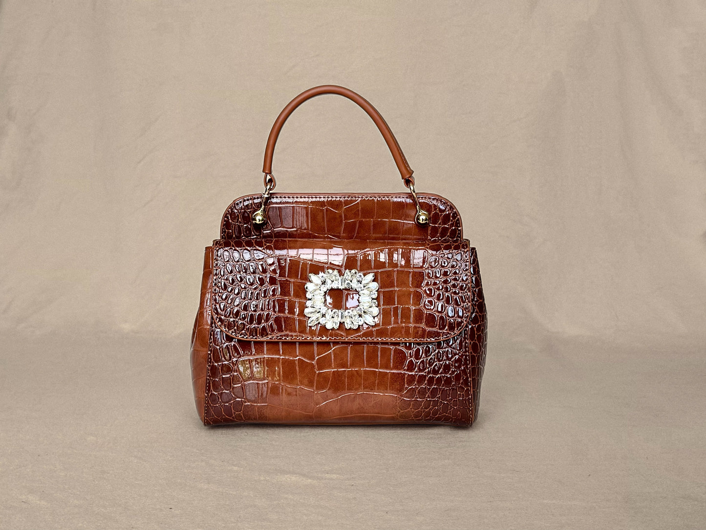 Coffee Brown
Croc-Embossed
Dual-Style Top Handle Bag